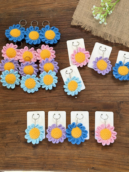Crochet Daisy Flower Keychain: Handmade Cotton-Acrylic Bag Charm, Party Favor