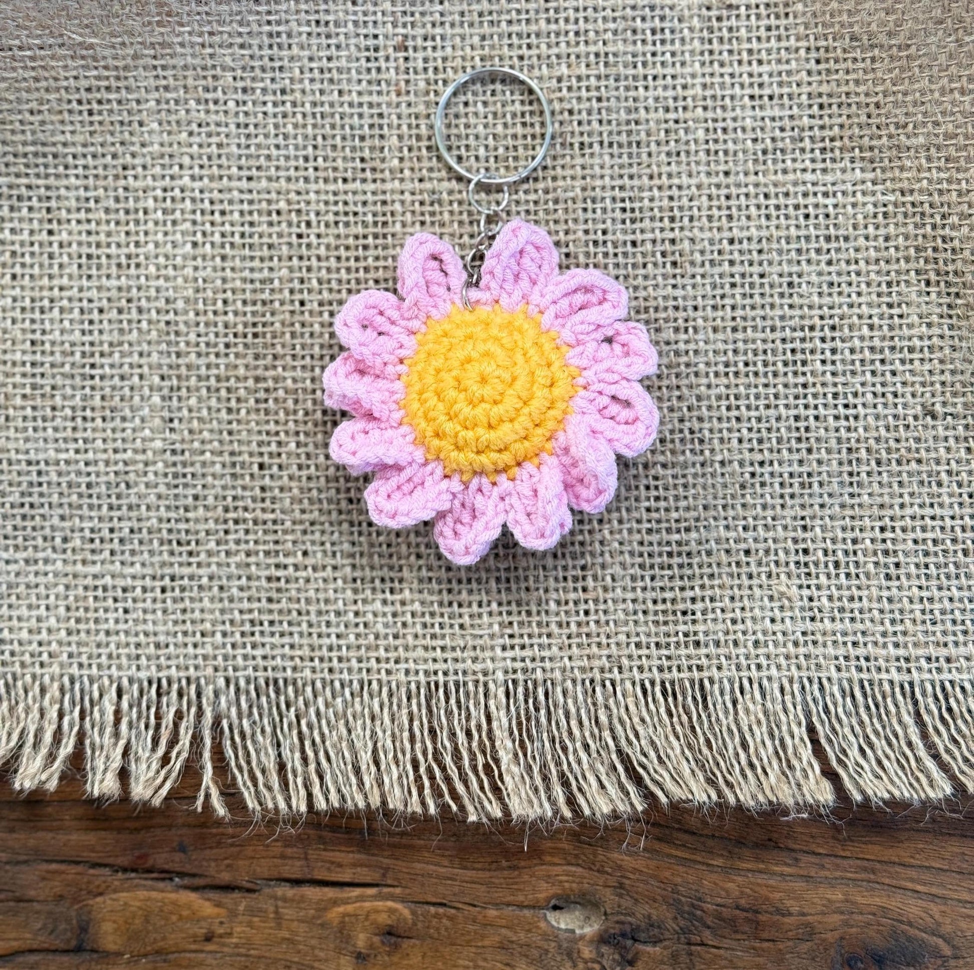 Crochet Daisy Flower Keychain: Handmade Cotton-Acrylic Bag Charm, Party Favor